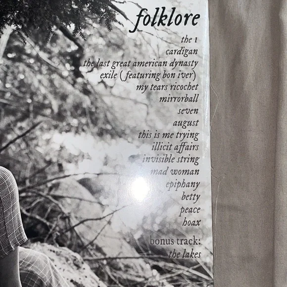 Taylor Swift Folklore Vinyl Album - Picture 3 of 5